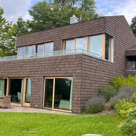 別荘 Wood Clad House At Eider's High Shore Süderstapel