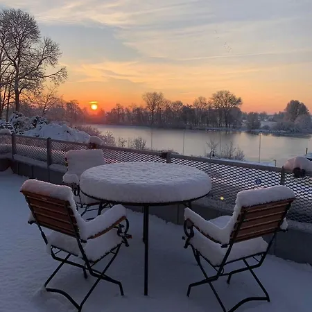 Semesterbostad Two Design In Riverside Architect House