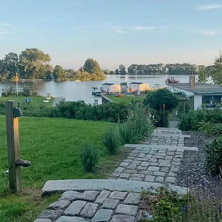 Two Design In Riverside Architect House * Suderstapel