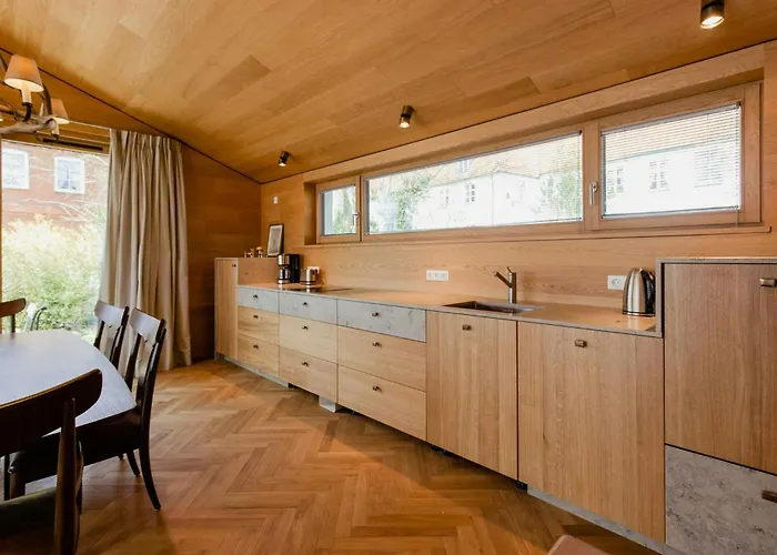 Wood Clad House At Eider's High Shore Vakantiehuis