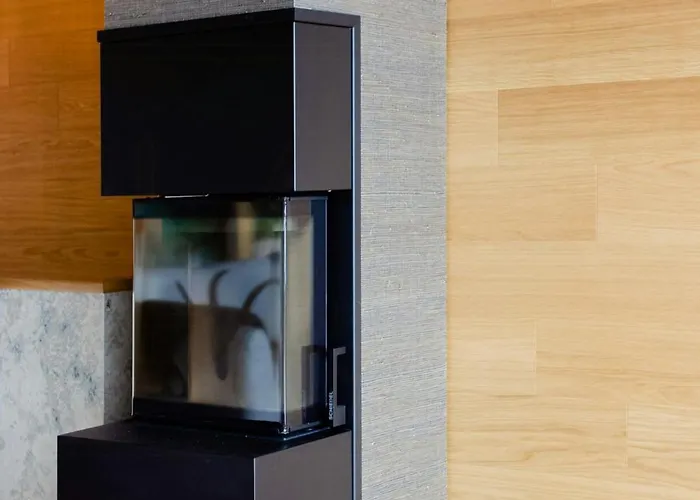 Wood Clad House At Eider's High Shore Vakantiehuis