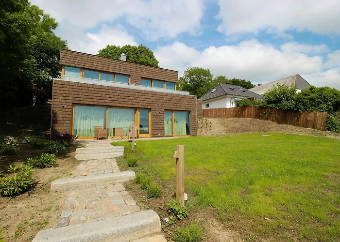 Wood Clad House At Eider's High Shore Vakantiehuis *